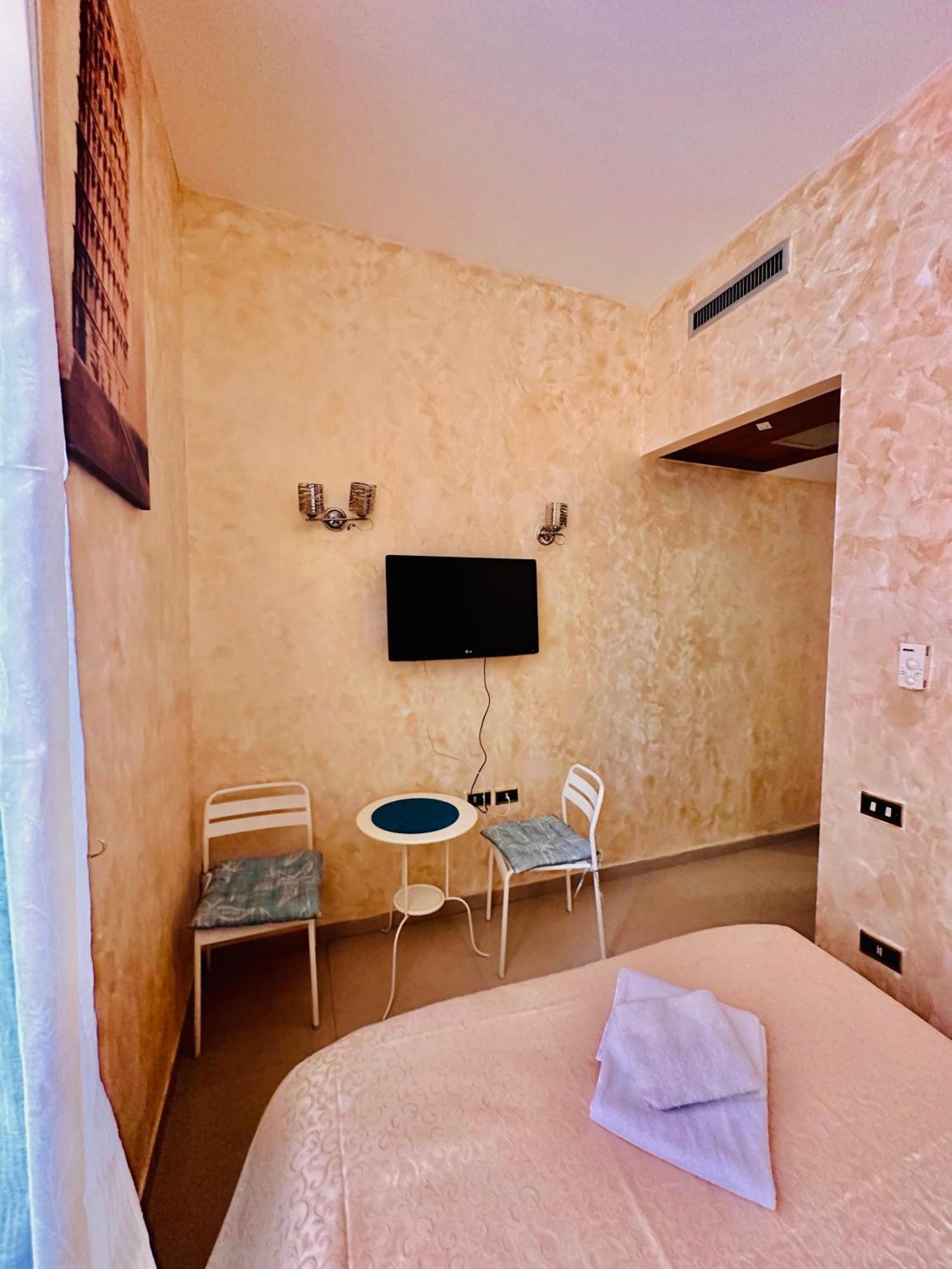 Pensionat Max House 2 *